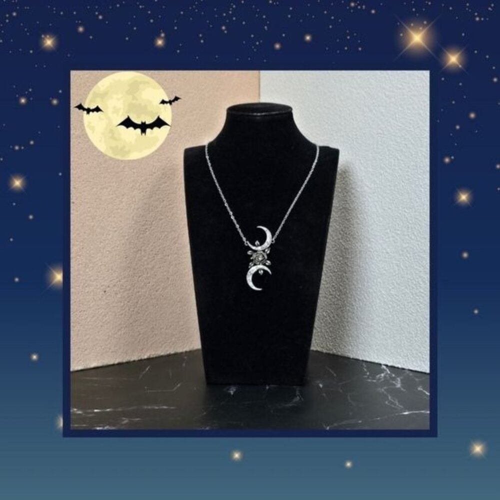 🎃 Double Crescent Moon and Rose Necklace‎ (NWOT)